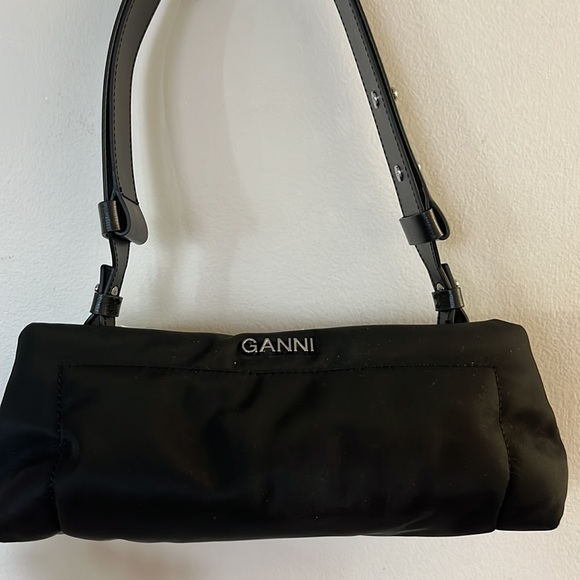 New GANNI PILLOW BAGUETTE BAG
BLACK - Black - Picture 2 of 6